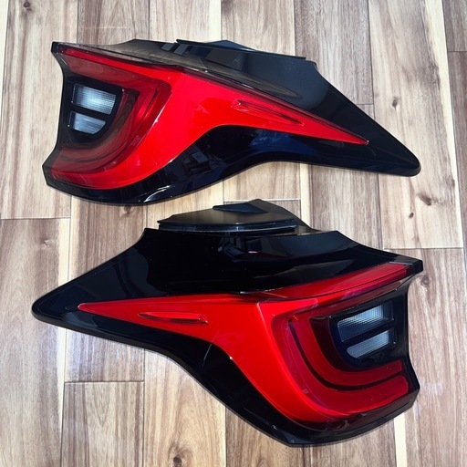 MXPA10 GRヤリス 前期純正 LED テールランプ KOITO K0-10