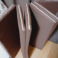今週決定のみ3,500→3,000円💥美品🥰激安💗日本製🧸厚みは約4cmです。  こちらは、6つ折りの美品✨高反発マットレスのページです。  あまり使用なし。  ほぼ購入時のまま。  ファスナーカバー付き。の画像