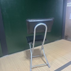 カフェ、古民家など　いい雰囲気です！折りたたみイス5脚セット　カウンターなどの画像