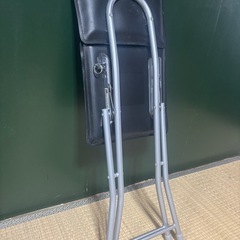カフェ、古民家など　いい雰囲気です！折りたたみイス5脚セット　カウンターなどの画像