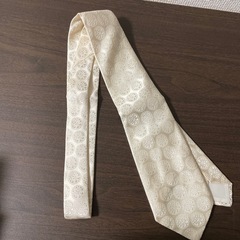 白ネクタイの画像