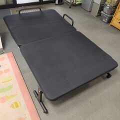 △ 折りたたみベッド セミダブルベッド 展開時の寸法 高さ 33㎝ 長さ 210cm 幅 90cm メーカー不明 キズ、汚れ有り 現状渡し 現状渡しの画像