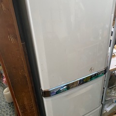 三菱3ドア冷蔵庫MR-CU33J-Wの画像