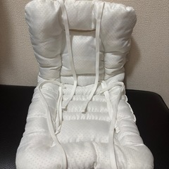チェアクッション　星と月の刺繍 ホワイトの画像