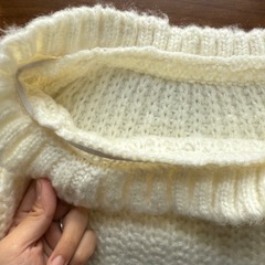 未使用　肩出しセーター　の画像