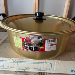 大型鍋の画像