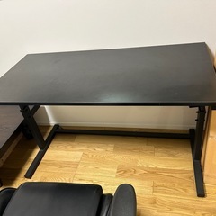 「値下げ」ゲーミングチェアとデスクセットの画像