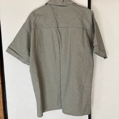 新品　　メンズシャツ　Ｍの画像