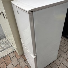 シャープ　冷蔵庫の画像
