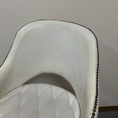 ローラー付き椅子の画像