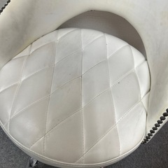 ローラー付き椅子の画像