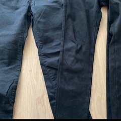 UNIQLOストレッチジーンズ　ブラック　130 3本セットの画像
