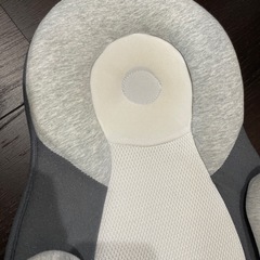 新生児　赤ちゃん　枕　ベッドの画像