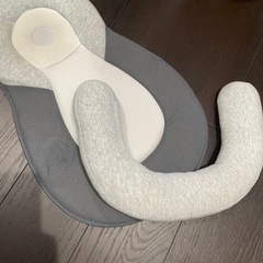 新生児　赤ちゃん　枕　ベッドの画像
