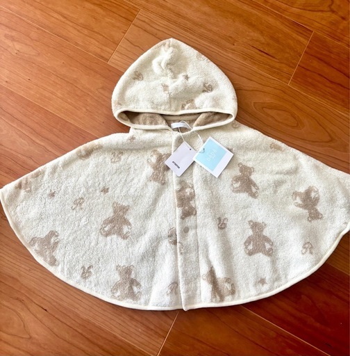 新品タグ付✴︎セット品✴︎
ベビーポンチョ＆おくるみバスタオル　フィヨ　デュ　べべ
