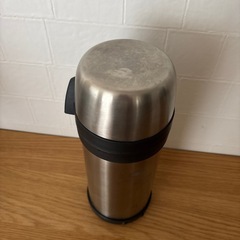サーモス　水筒
の画像
