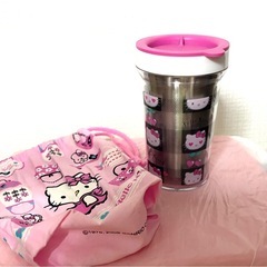 キティちゃんポットとタンブラーの画像