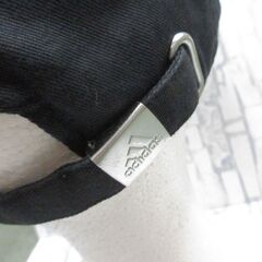 ( M-964 )adidas アディダス FCバイエルン スリーストライプス キャップ 帽子 ブラック 黒 中古の画像