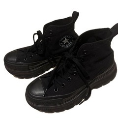 converse 厚底の画像