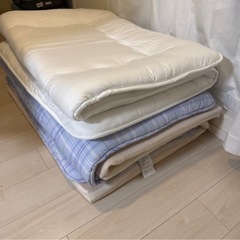 🛏 シングルサイズ布団2セット＋敷きマットレス1枚まとめて！の画像