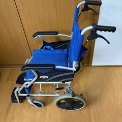 ケアテックジャパン★アルミ　軽量　車イス★折り畳み　こんぱコンパクトの画像