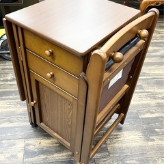 M【中古品】萩原 ハギハラ アンティーク調 折りたたみデスク&チェア 収納付き キャスター デスクチェア 移動式 コンパクト 昭和レトロ マルチワゴン 収納家具の画像