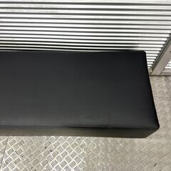店頭引き渡し 中古 ベンチソファ レザー イス 家具 脚付き 背もたれ無し Aの画像