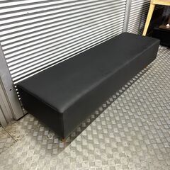 店頭引き渡し 中古 ベンチソファ レザー イス 家具 脚付き 背もたれ無し Aの画像