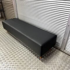 店頭引き渡し 中古 ベンチソファ レザー イス 家具 脚付き 背もたれ無し Aの画像