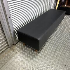 店頭引き渡し 中古 ベンチソファ レザー イス 家具 脚付き 背もたれ無し Cの画像