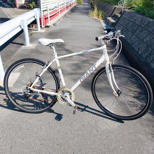 Giant クロスバイク エスケープR3 ホワイト ジャンク 【引取専用