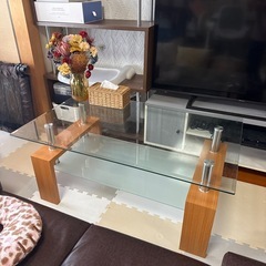 ガラステーブルの画像