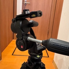 「Manfrotto 055CXPRO4 カーボン三脚 雲台付き」の画像