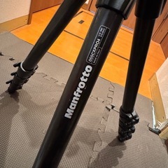 「Manfrotto 055CXPRO4 カーボン三脚 雲台付き」の画像