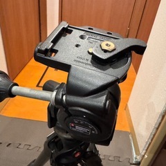 「Manfrotto 055CXPRO4 カーボン三脚 雲台付き」の画像