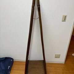 折り畳み 籐（ラタン）ハンガーラック　キャスター付きの画像