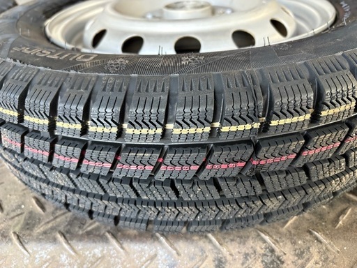 【完売御礼】25‘新品スタッドレス145/70R12+中古鉄ホイール組4本セット