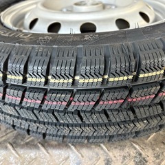 25‘新品スタッドレス145/70R12+中古鉄ホイール組4本セットの画像