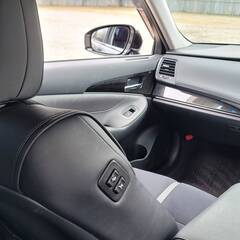 クラウンハイブリッド　アスリートS 黒　２１０系の画像