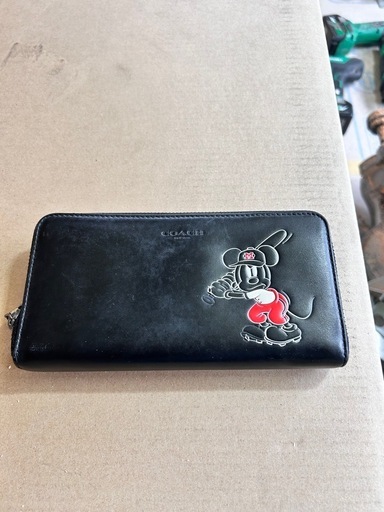 ミッキーコラボコーチ長財布