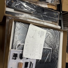 ジャンク扱い 横棒1本不足  デスクマットなし Victone ゲーミングデスク パソコンデスク　140*60cm  高さ４段調整の画像