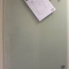 イケア　KLUDD 半透明のガラス掲示板の画像