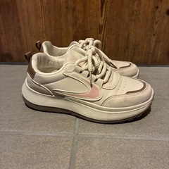 スニーカー 23.5cmの画像