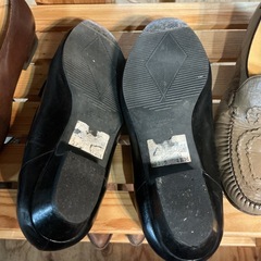 レディース靴👱‍♀️レザーパンプス🥿銀座ヨシノヤサイズ23.5cmリボン🎀汚れあり💦黒の画像