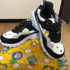 👟 子供用スニーカー（新品・箱付き)の画像