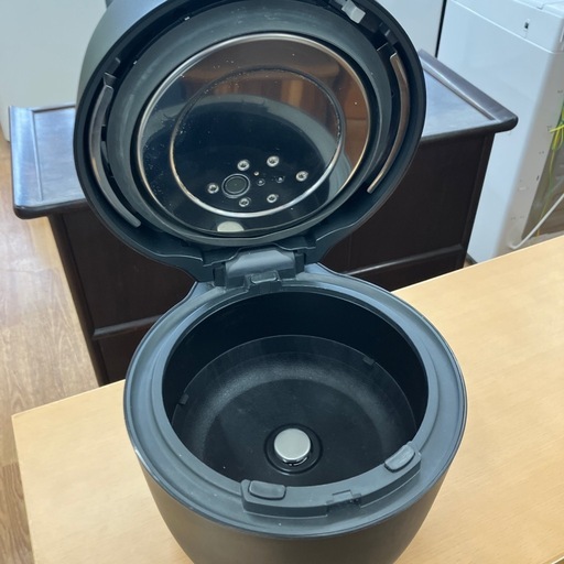 「安心の6ヶ月保証付。【Panasonic 圧力IH炊飯ジャー SR-NA102 5合(0.9L)2023年製】取りに来れる方限定。」