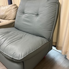 電動リクライニングソファー 1人掛け 回転＆ロッキング機能付き 147°リクライニング USB充電対応の画像
