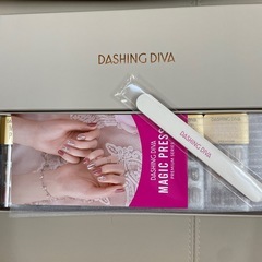 【お値下げしました】
✨新品未使用✨貼ってはがせる簡単ネイルチップの画像