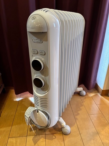デロンギ　オイルヒーター　説明付き　美品　　