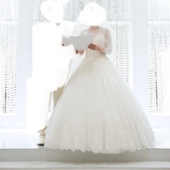 【クリーニング済み】YNSwedding ウェディングドレス くるみボタンの画像